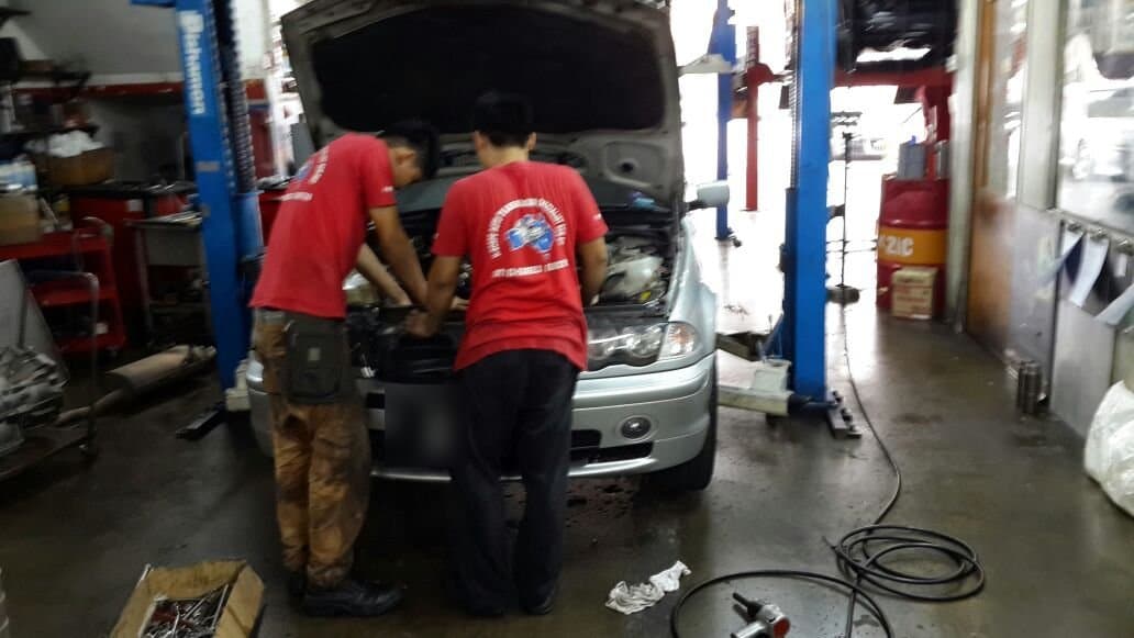 Diagnosis under the bonnet